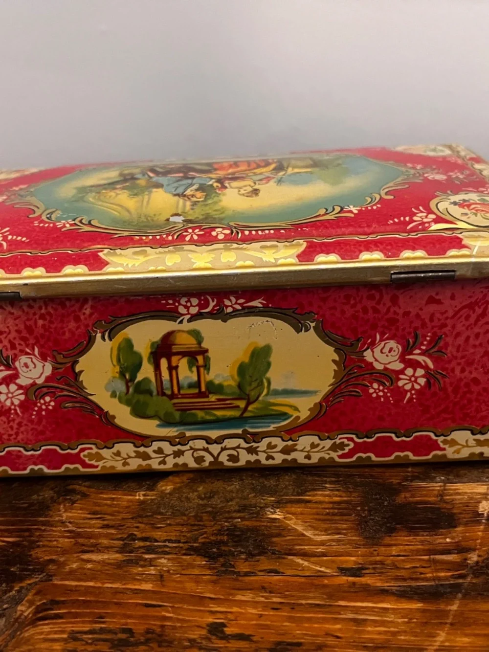 Vintage Made in England Romantic Tin Box | Rococo Courting Couple